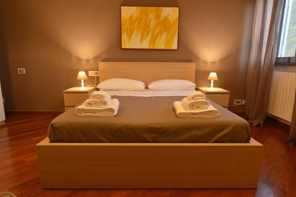 Bed And Breakfast La Villa Ambienti Sanificati Con Generatore Di Ozono バーリ 部屋 写真